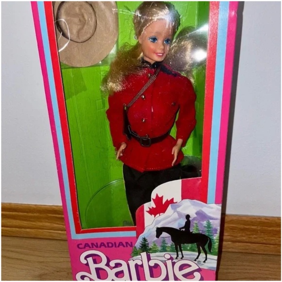 BARBIE Canadian Mountie  - Vintage1987  NIB - Picture 1 of 16